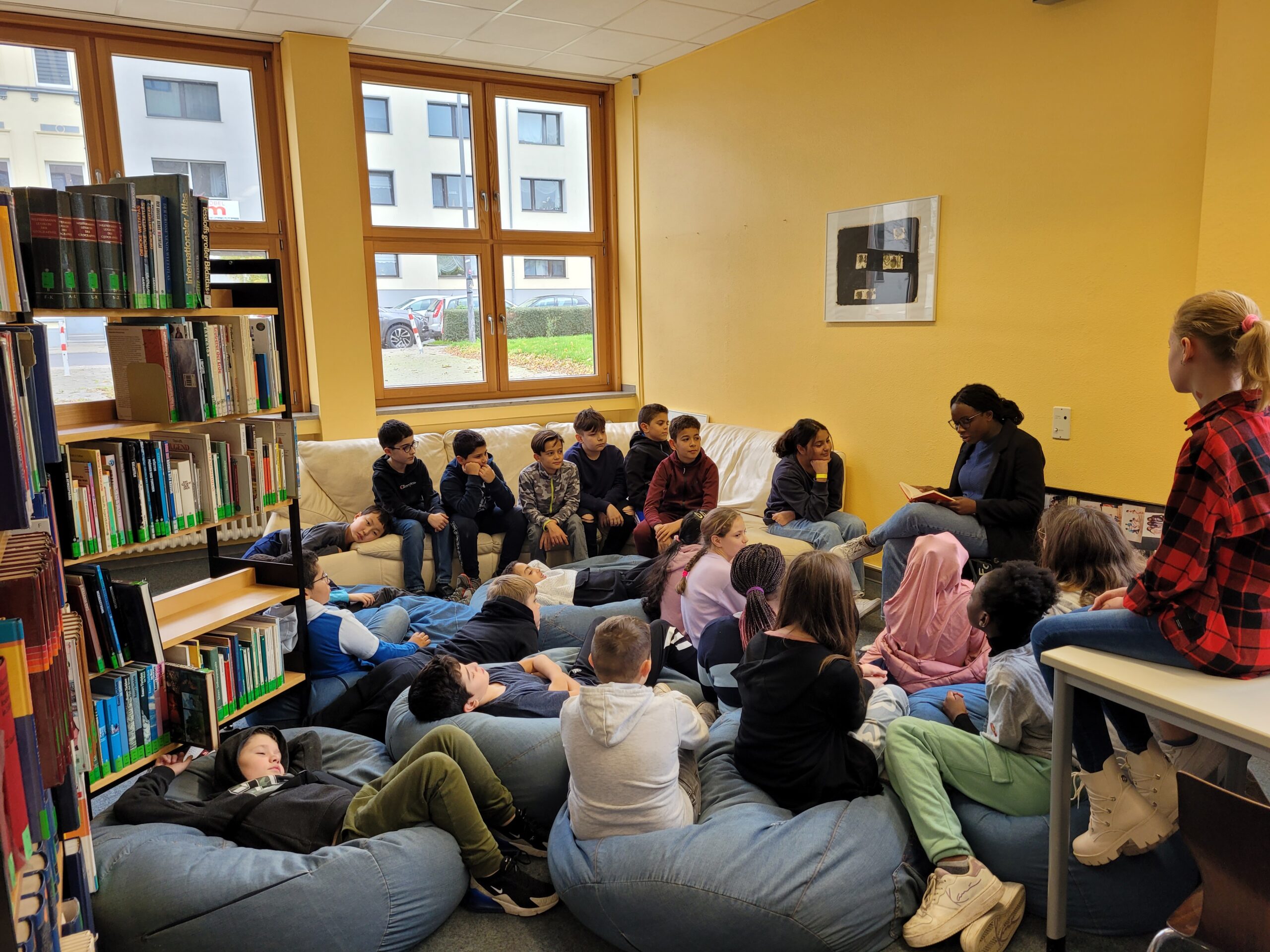 Geschwister Scholl Gymnasium Stolberger Straße Aachen Vorleseabend in der Bibliothek – Geschwister Scholl Gymnasium